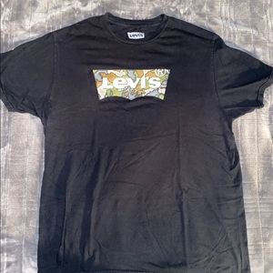 Levi’s Black T Shirt mens large